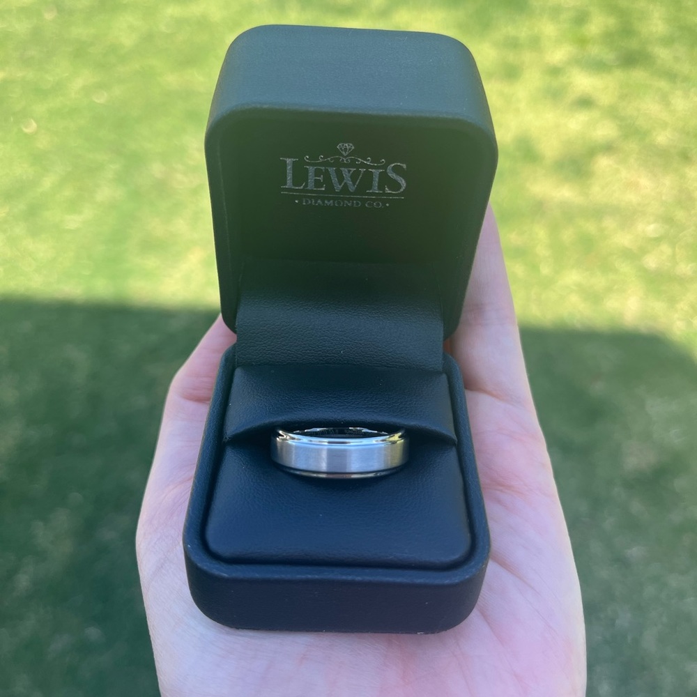 Men’s Tungsten Wedding Band 10.5